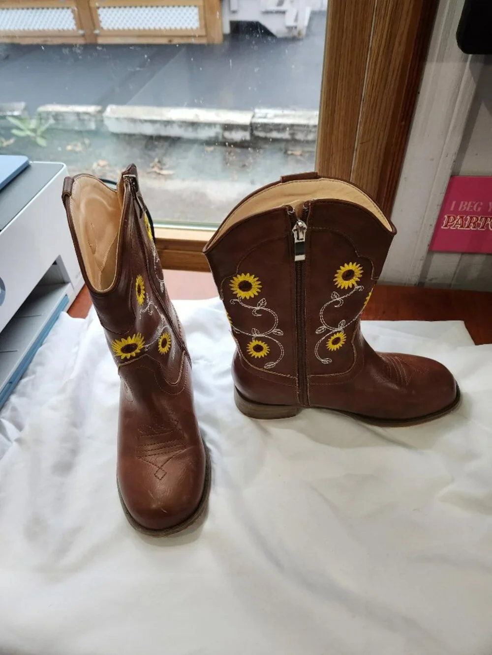 Girls Sunflower Embroidered Cowboy Boots Size 2 Western Cowgirl Boots